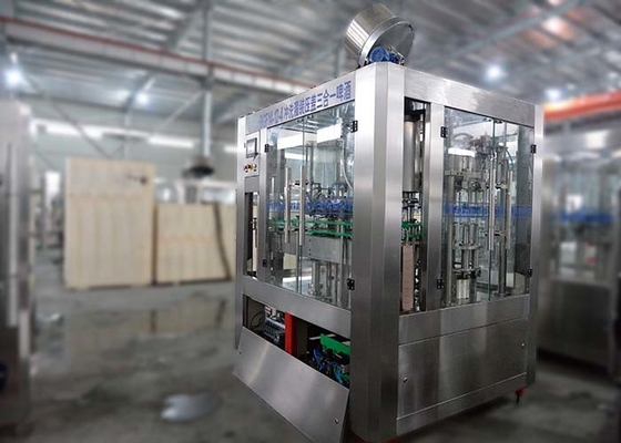Китай Карбонатед машина завалки пива закрывая компактную текстуру емкости оборудования 4000БПХ, поставщик