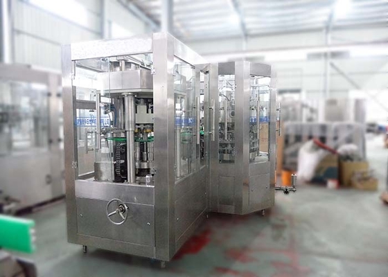 Китай Пластиковая машина завалки сока бутылки ЛЮБИМЦА, машина упаковки 8000б/х фруктового сока поставщик